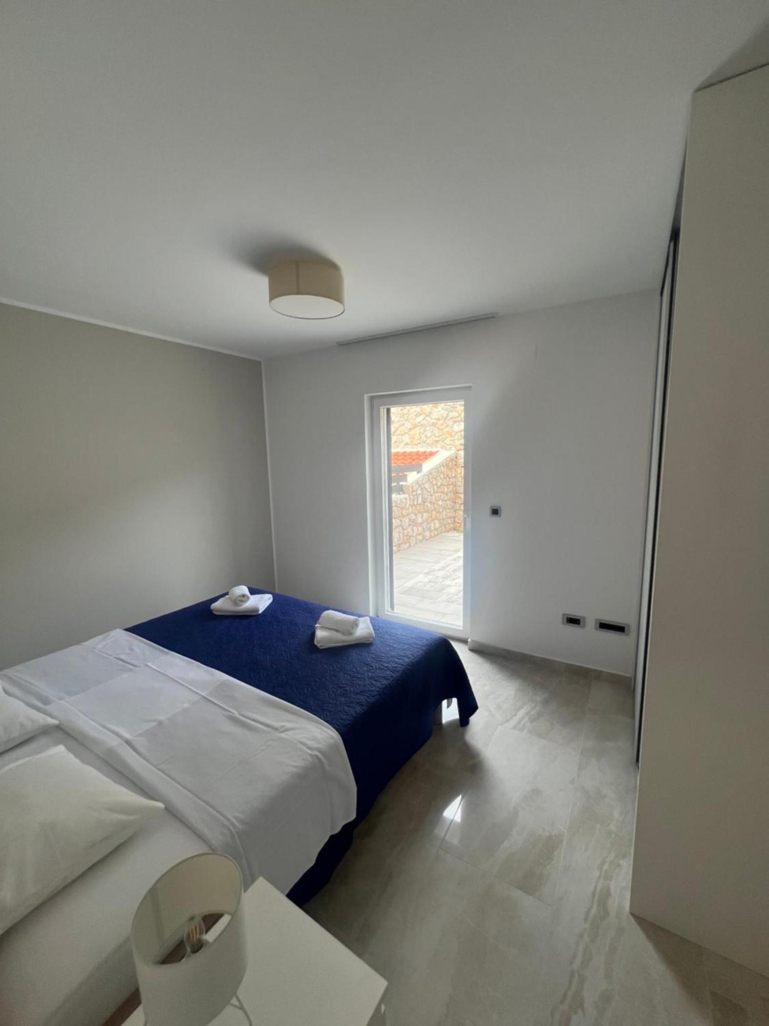 Apartman Linda Lägenhet Cres Exteriör bild